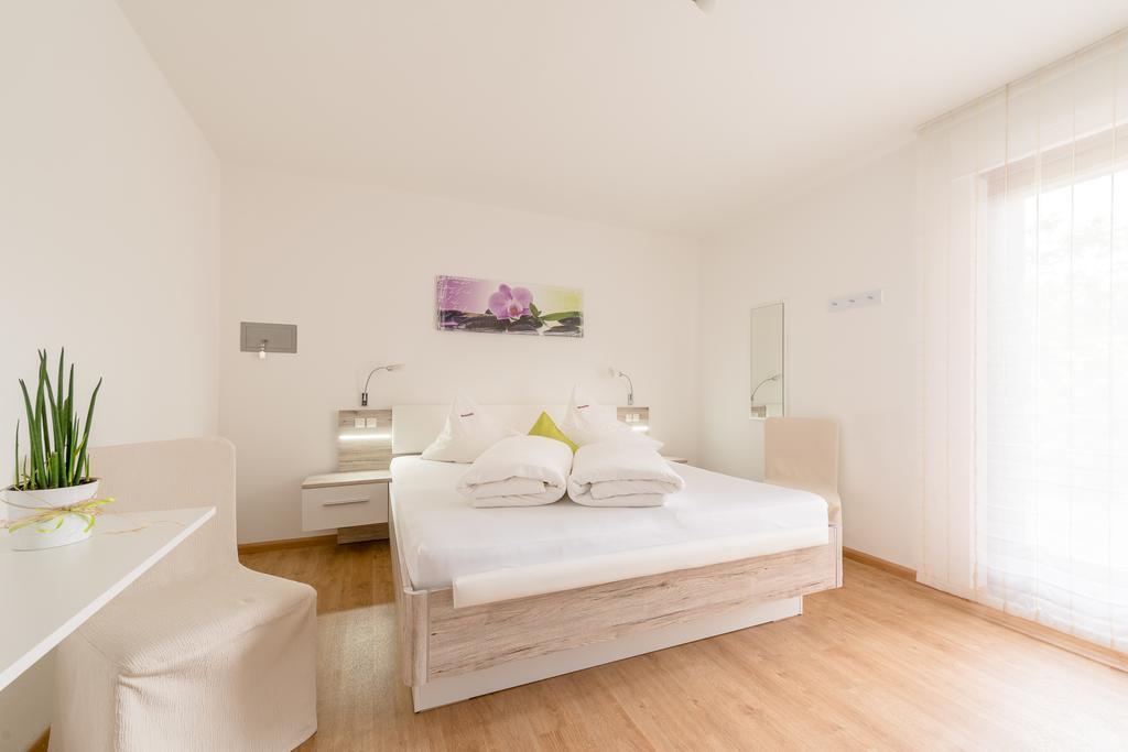 Hotel Garni Vinea Montis แตร์เมโน ภายนอก รูปภาพ
